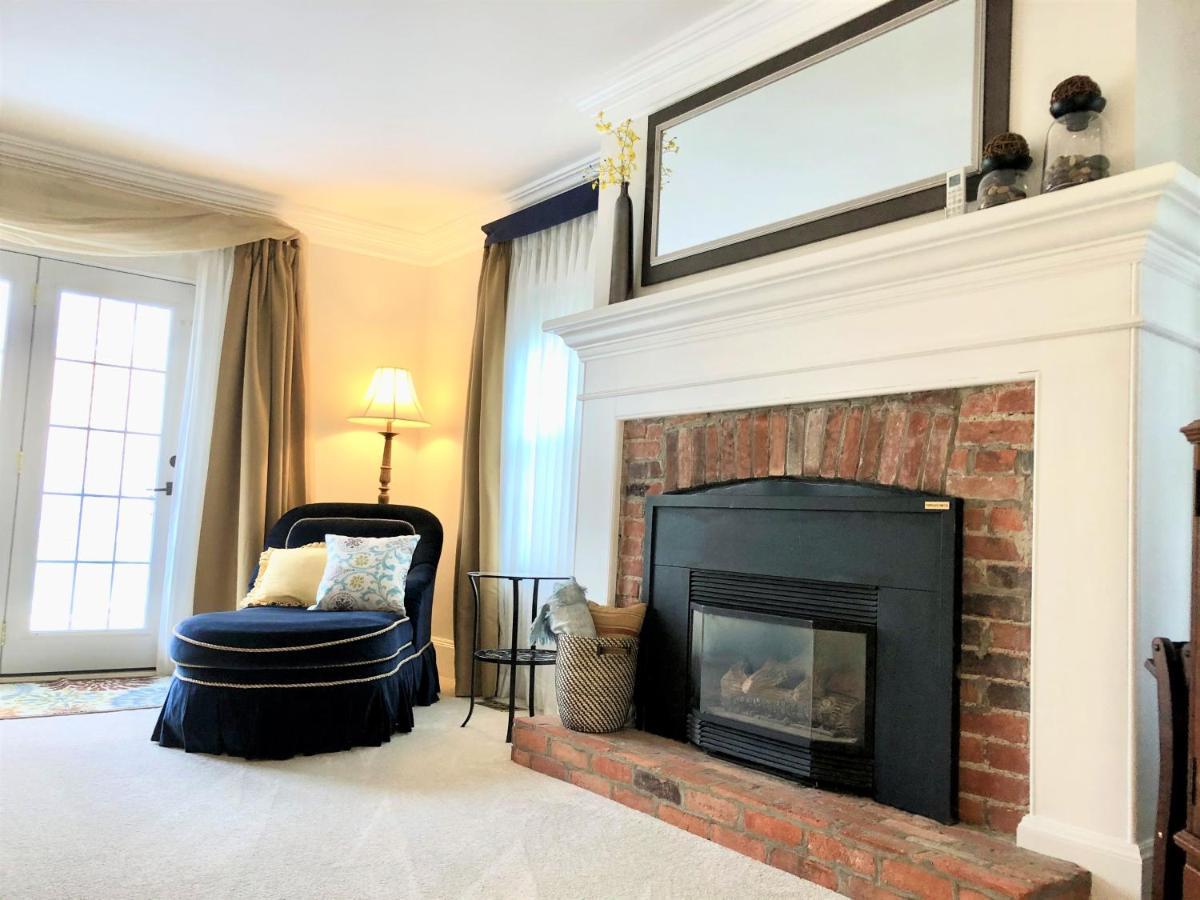 Samantha King Suite
