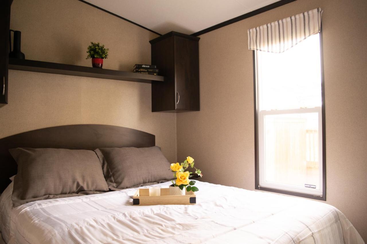 Two-Bedroom House,1318078279:JPEG