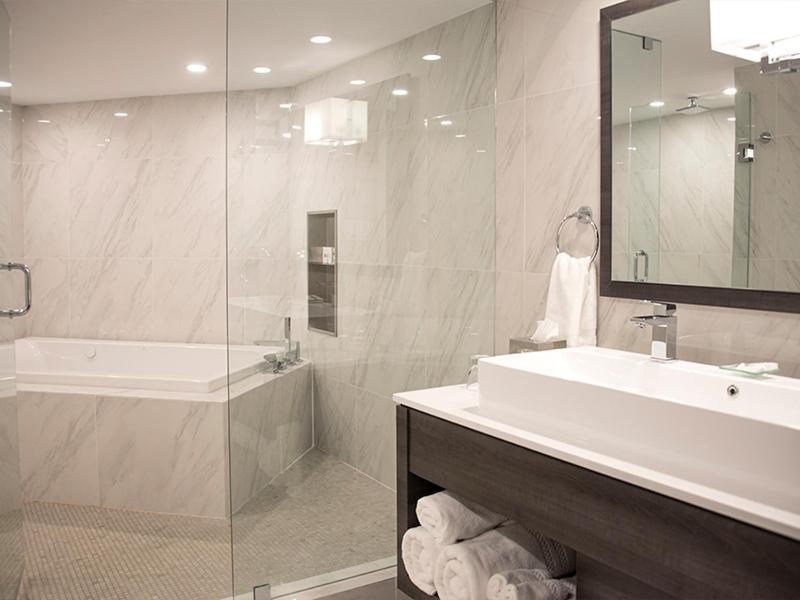 Luxury Deluxe Suite