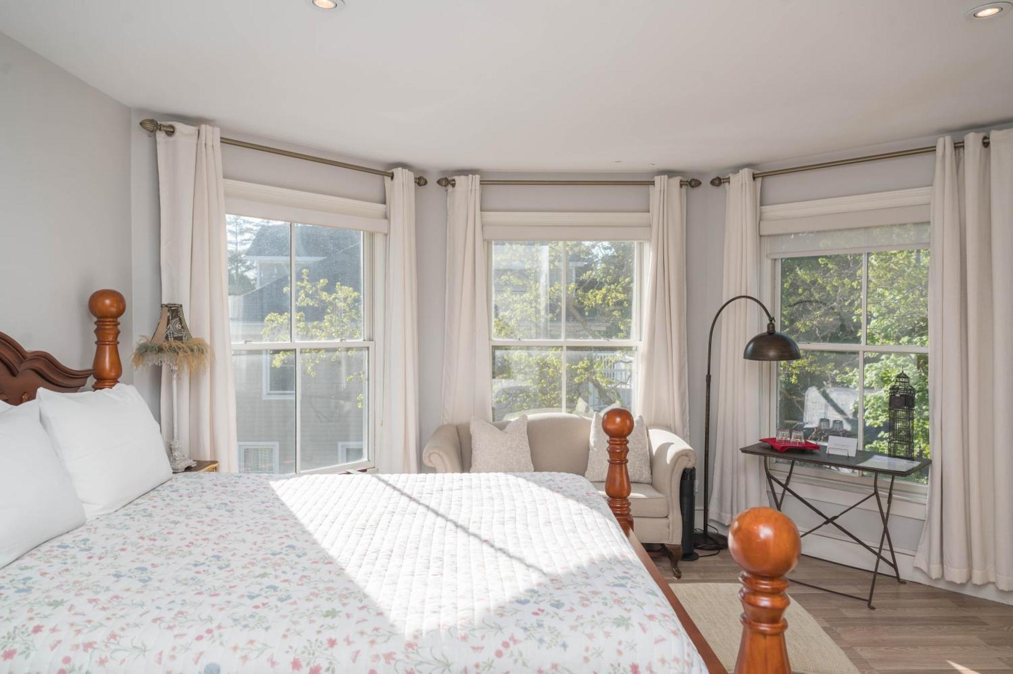 Deluxe Double Room with Balcony,1675862090:JPEG