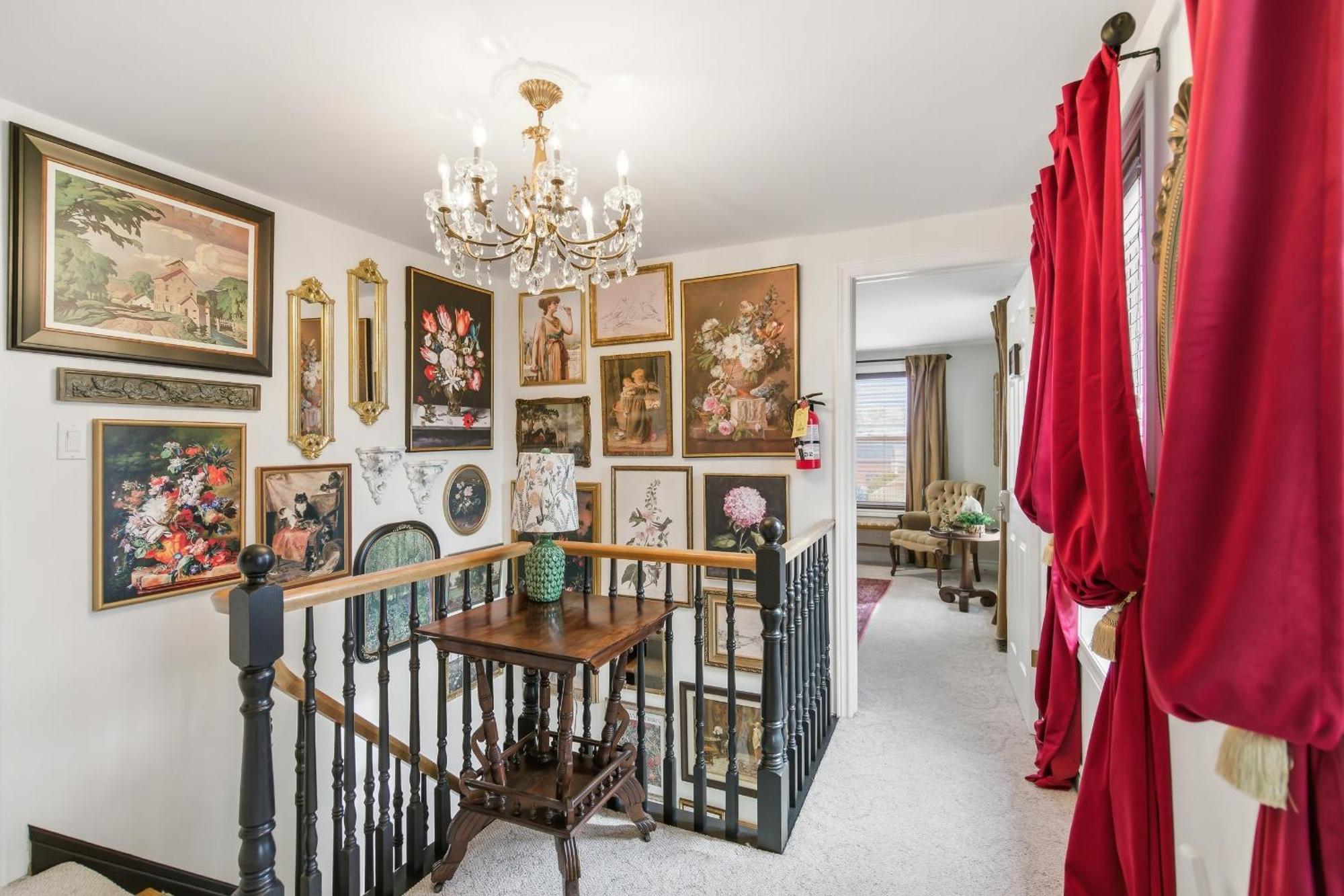 Queen Room with Fireplace