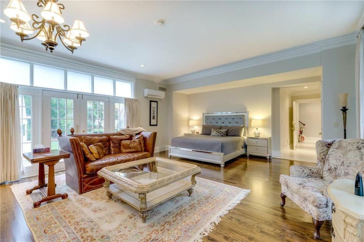 Eleanor King Suite
