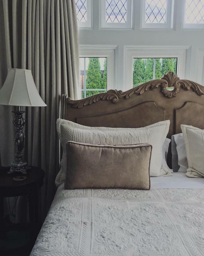 Olivia King Suite