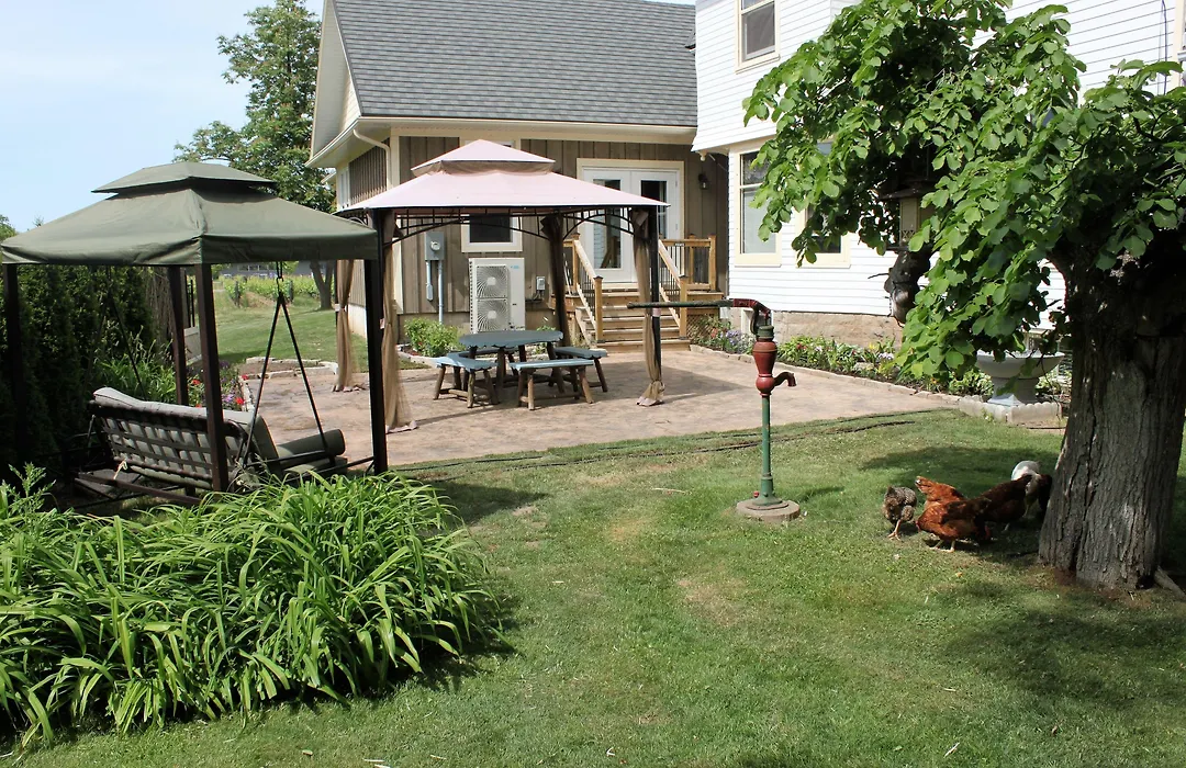 Green Oaks B&B-1