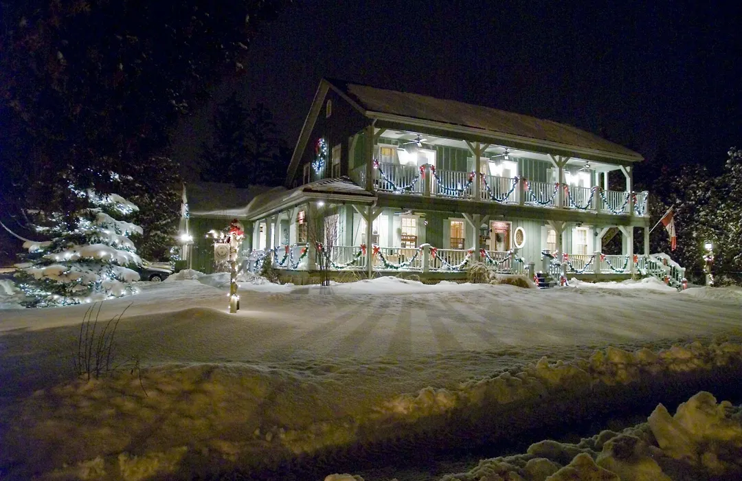 Weatherpine Inn-1