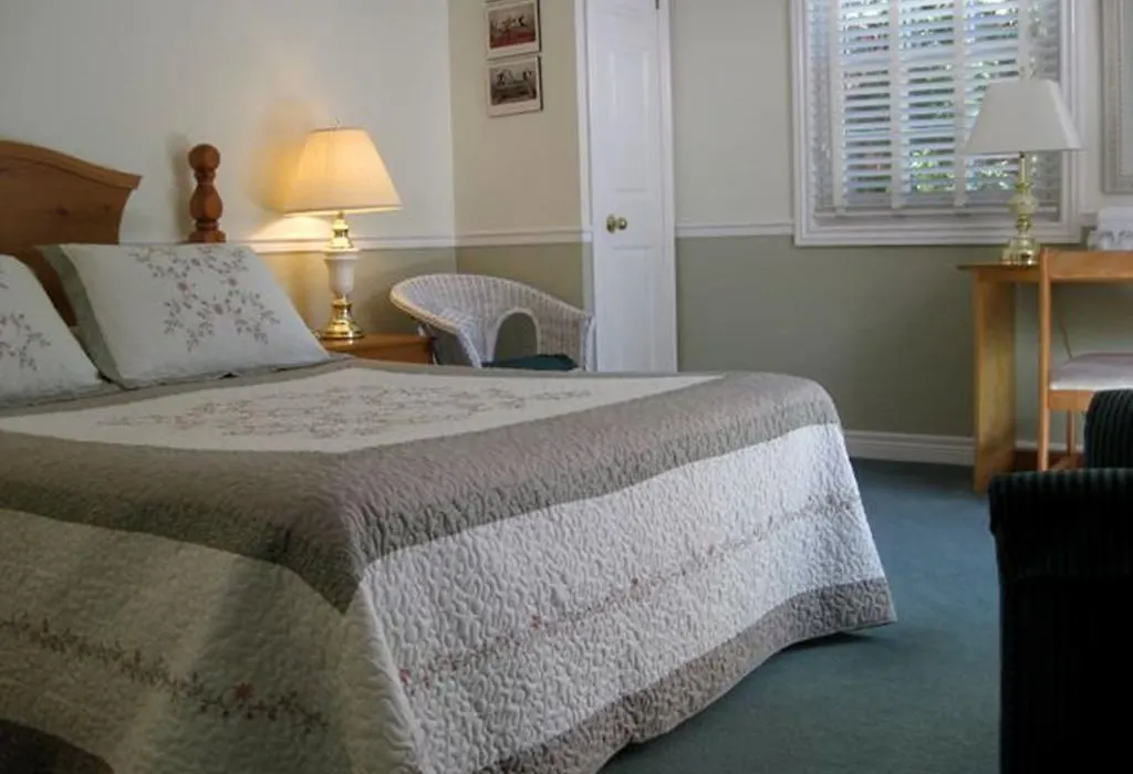 Canterbury Inn-1