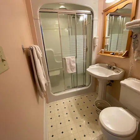 Bernard Gray Hall Bed And Breakfast-3