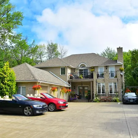 Explorer House Bed & Breakfast-3