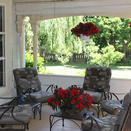 Green Oaks B&B-2