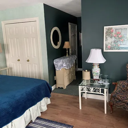 Weatherpine Inn-3