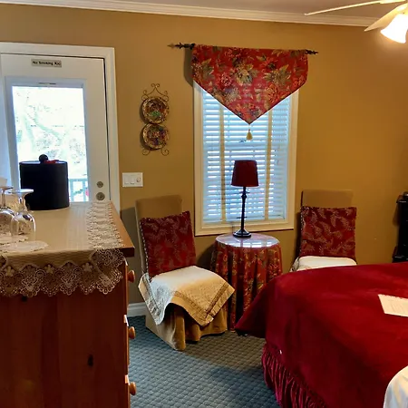 Weatherpine Inn-2