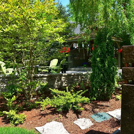 Explorer House Bed & Breakfast-3