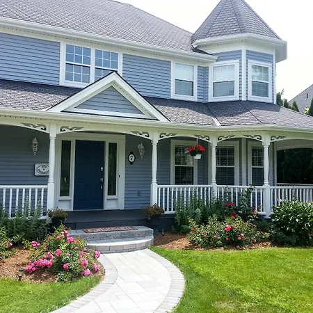 Blue Skies Bed & Breakfast-3
