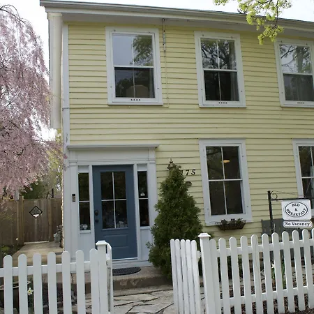 Queen Regent Bed & Breakfast-3
