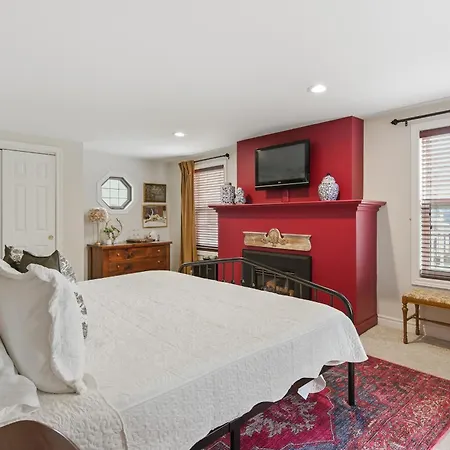 Finlay House Bed And Breakfast Niagara-On-The-Lake-3