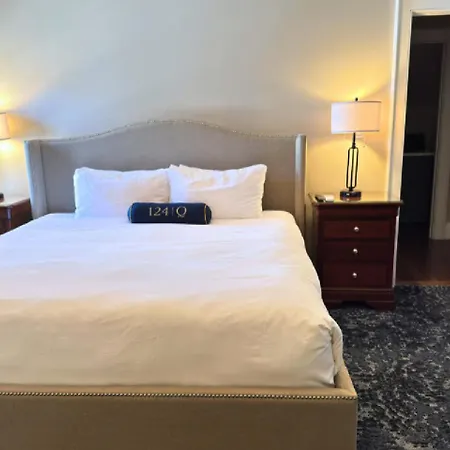 124 On Queen Hotel & Spa-2