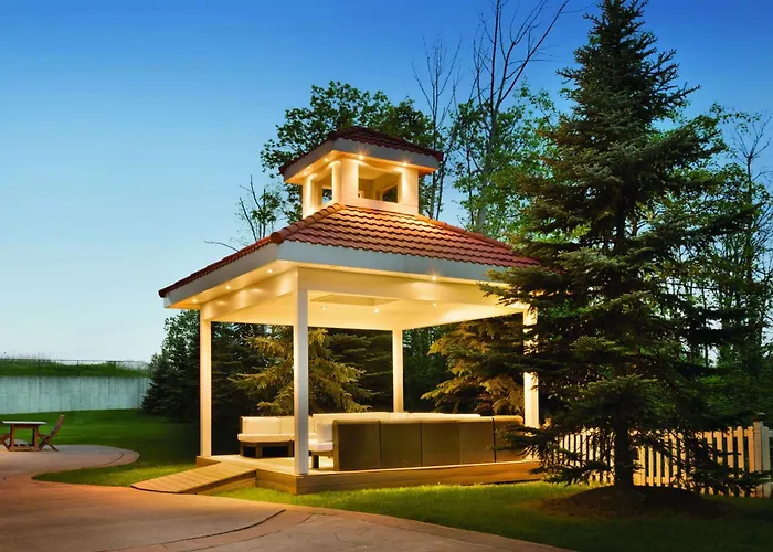 Niagara On The Lake HotelsHilton Garden Inn Niagara-On-The-Lake