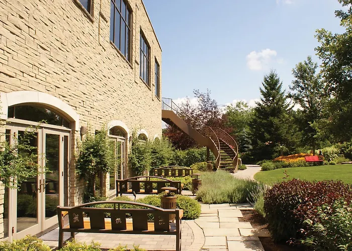 Niagara On The Lake HotelsWhite Oaks Conference & Spa