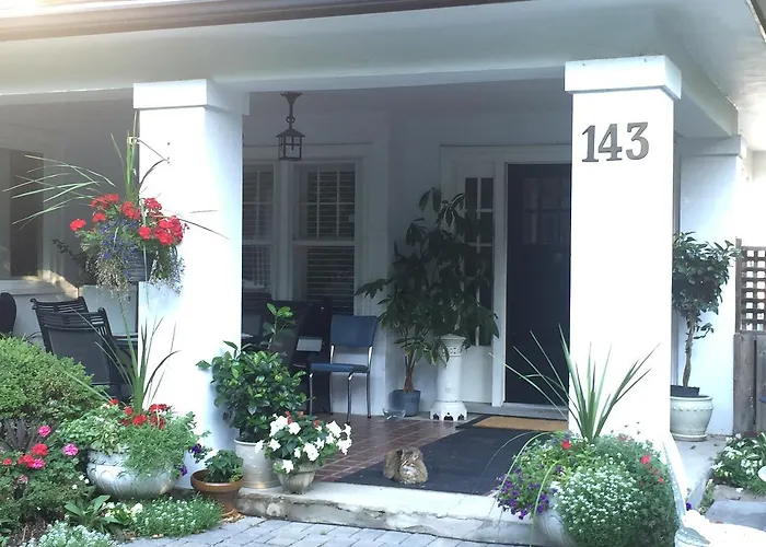 Bernard Gray Hall Bed And Breakfast Niagara-on-the-Lake